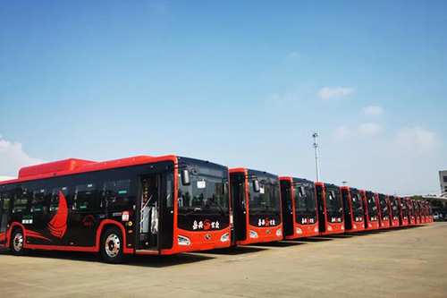 新能源巴士亮相嘉兴,碳纤维车身,轻量化打造